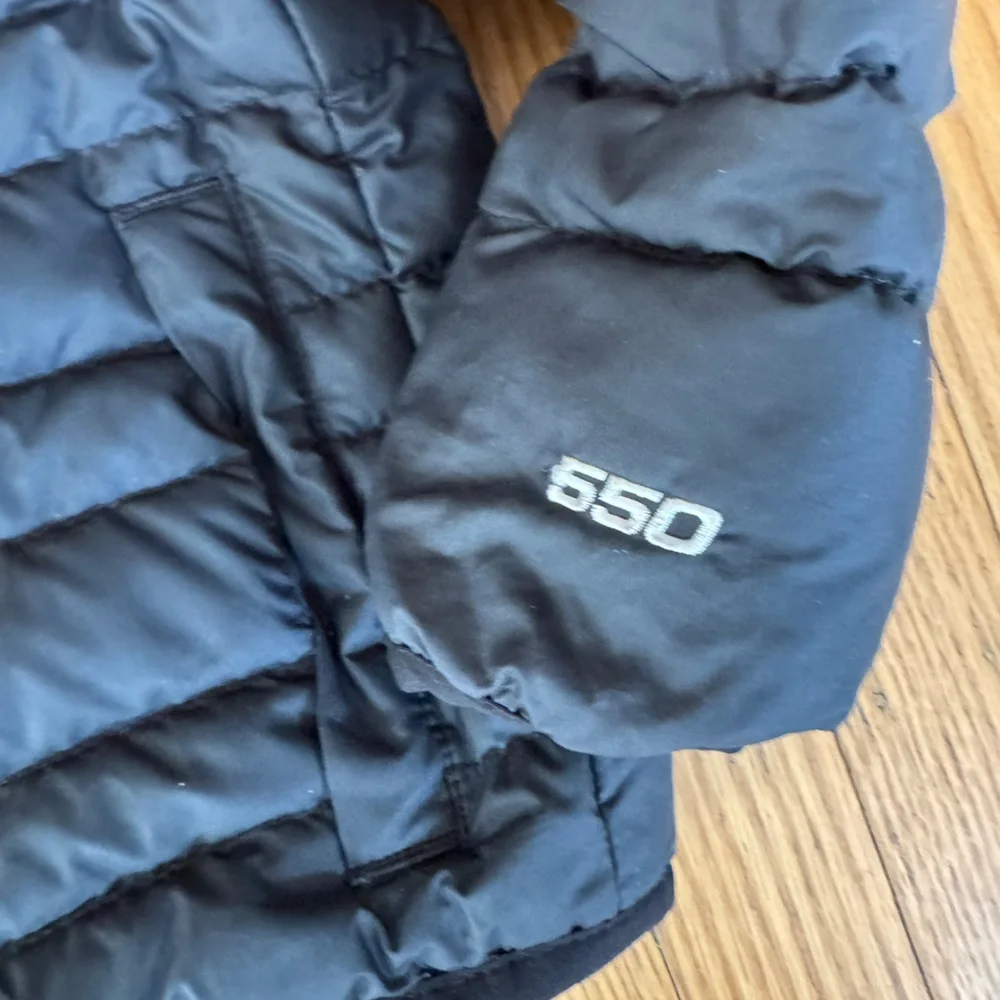 The North Face Kids Black Puffer Jacket - Picture 5 of 13